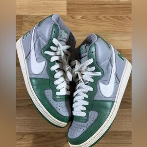 2004 Nike Terminator Boston
Celtics - size 11